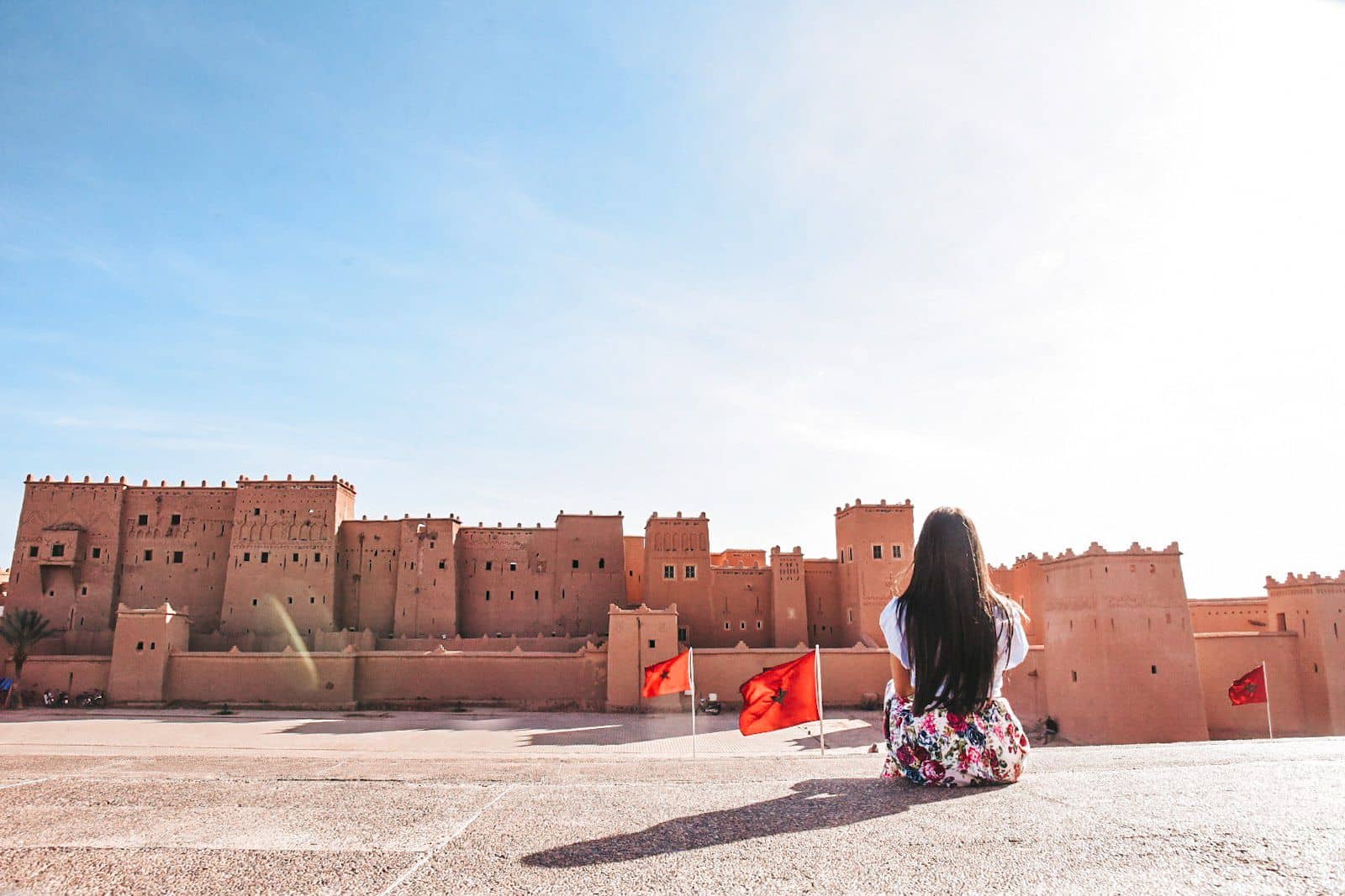 La nostra Valentina Madonia, presso la Casbah di Taourirt, vicino Ouarzazate. Anche lei ha scelto Super Tours Maroc per il suo sogno marocchino.
